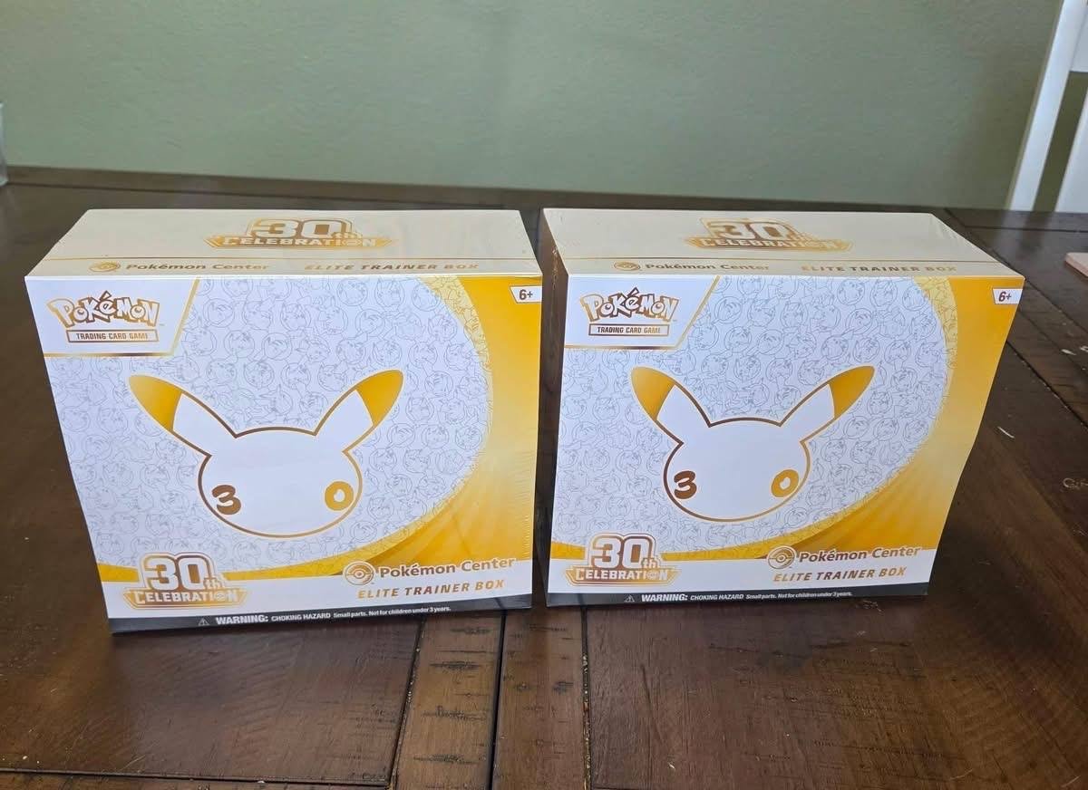 Pokémon TCG: 30th Celebration Pokémon Center Elite Trainer Box - Image 3