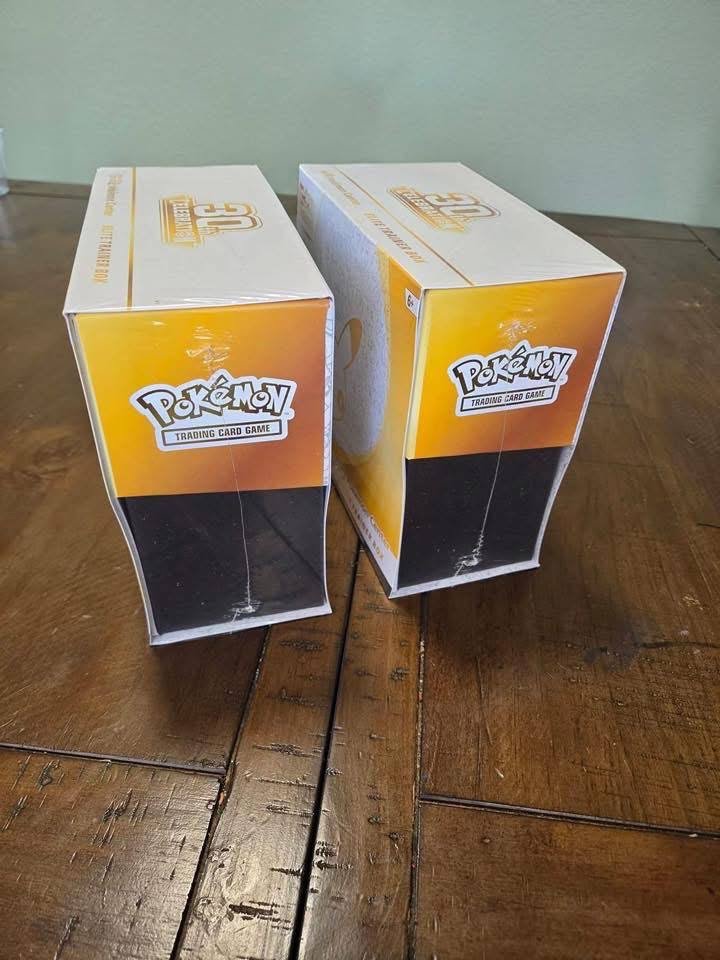 Pokémon TCG: 30th Celebration Pokémon Center Elite Trainer Box - Image 4