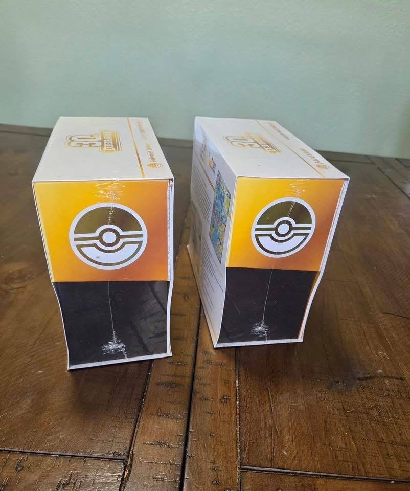 Pokémon TCG: 30th Celebration Pokémon Center Elite Trainer Box - Image 6