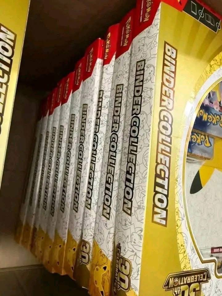 Pokémon TCG: 30th Celebration Binder Collection